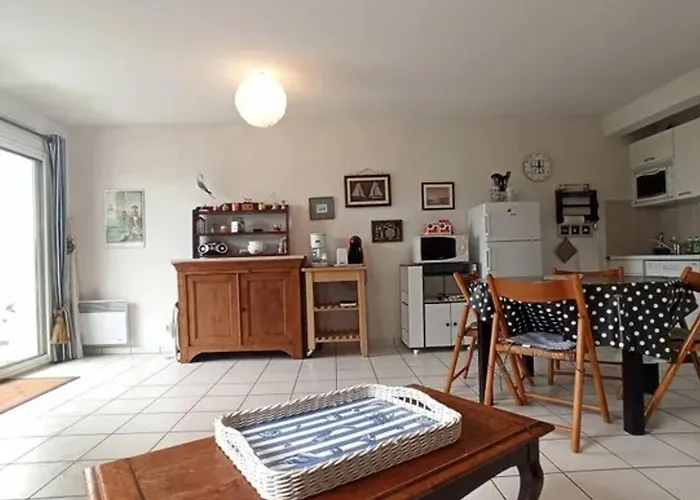 Апартаменты : Rez-de-jardin, Parking, A 5 Min - Fr-1-843-61 *